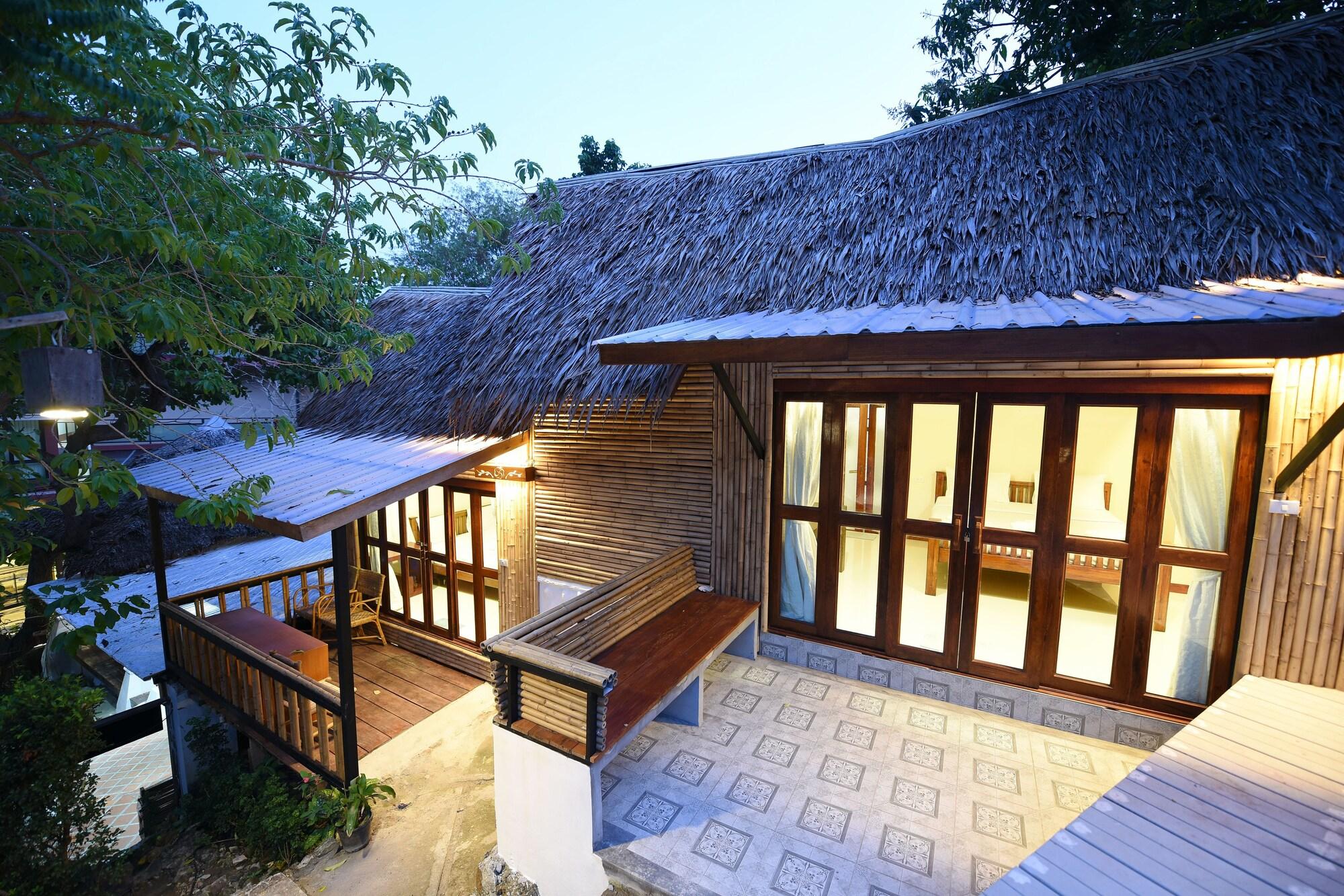 Chunut House Resort Phi Phi-eilanden Buitenkant foto